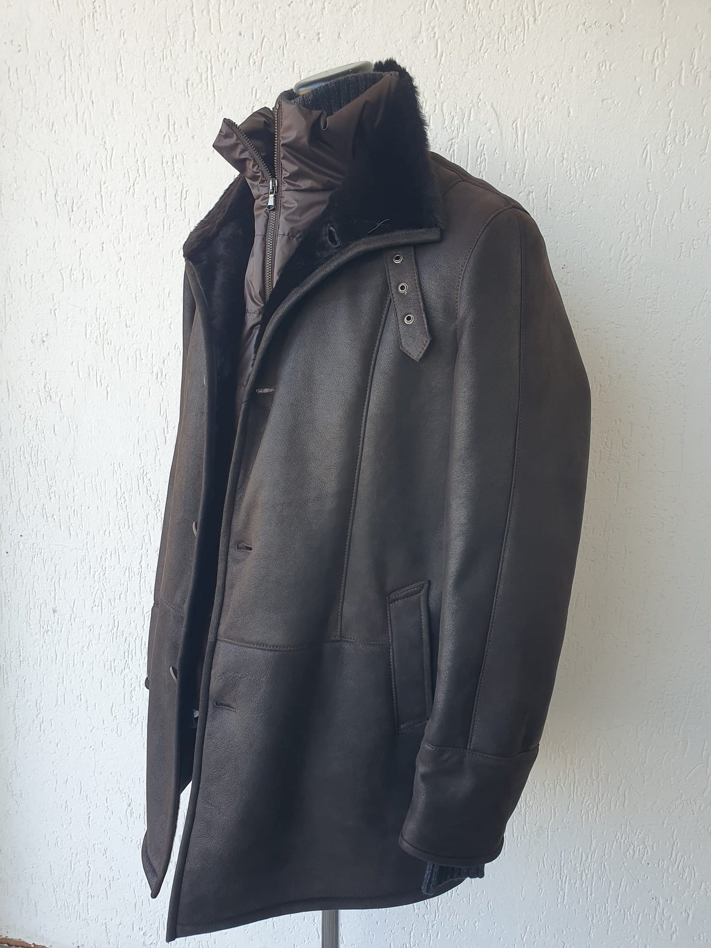 Giaccone in Shearling Rasato e Scamosciato Testa Moro con Pettorina in Piuma D'oca