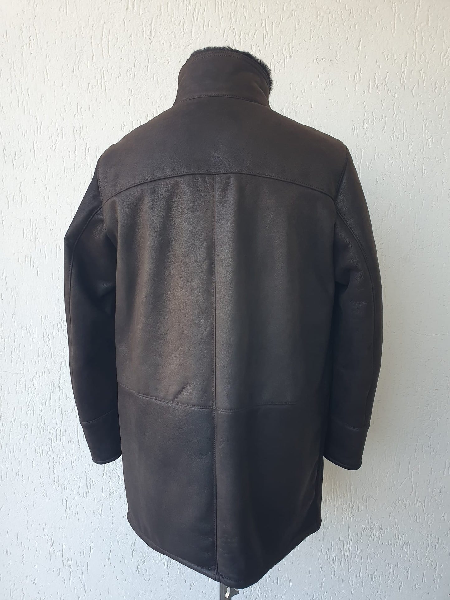 Giaccone in Shearling Rasato e Scamosciato Testa Moro con Pettorina in Piuma D'oca